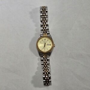 Vintage Pulsar Womens Presidential Two Tone‎ Watch Keeps Time/Day/Date 92081